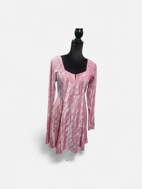 Eyeshadow Dresses & Skirts - Eyeshadow Blush Pink Crushed-Velvet Scoop-Neck Midi Dress